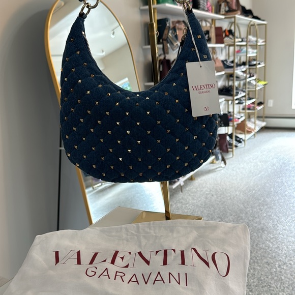 VALENTINO GARAVANI
Small Rockstud Spike Hobo Bag - Picture 15 of 16
